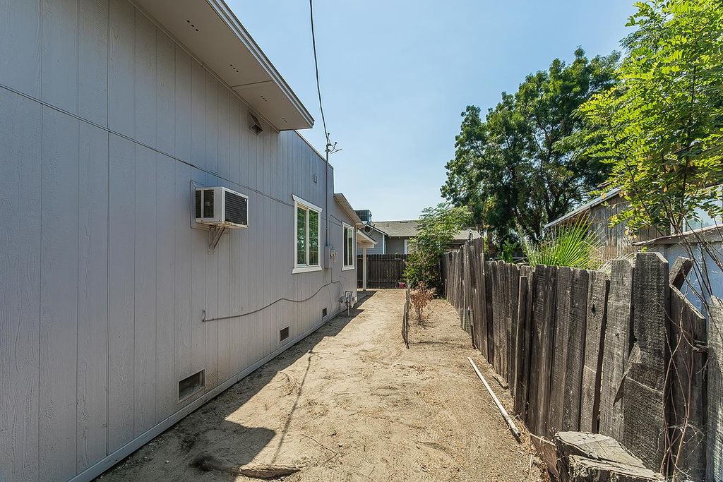 Image 22 of property listing at 1517 Stillman Street, Selma, CA 93662