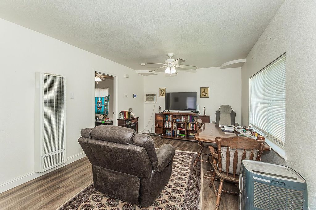 Image 3 of property listing at 1517 Stillman Street, Selma, CA 93662