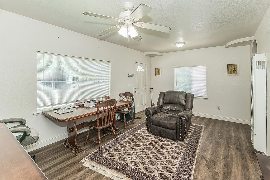 Image 6 of property listing at 1517 Stillman Street, Selma, CA 93662