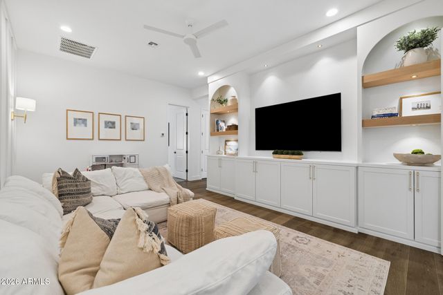 2633 E GERONIMO Street, Gilbert, AZ 85295