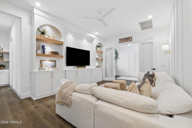 2633 E GERONIMO Street, Gilbert, AZ 85295