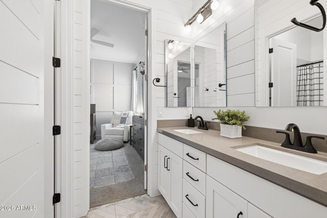 2633 E GERONIMO Street, Gilbert, AZ 85295