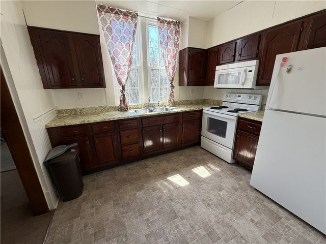 298-306 Park Ave, N Franklin Twp, PA 15301