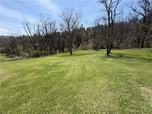 298-306 Park Ave, N Franklin Twp, PA 15301