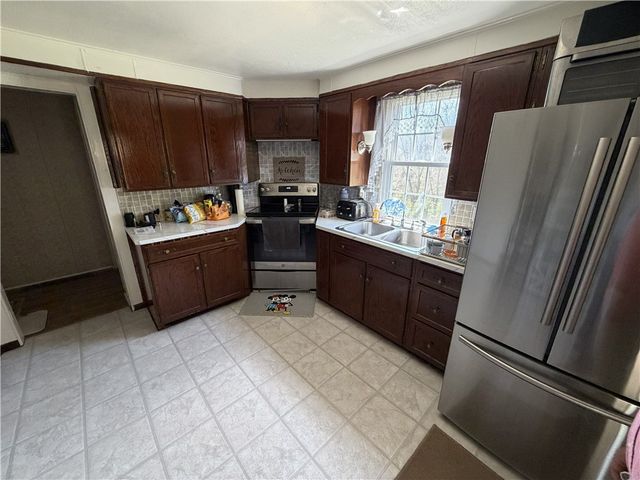 298-306 Park Ave, N Franklin Twp, PA 15301