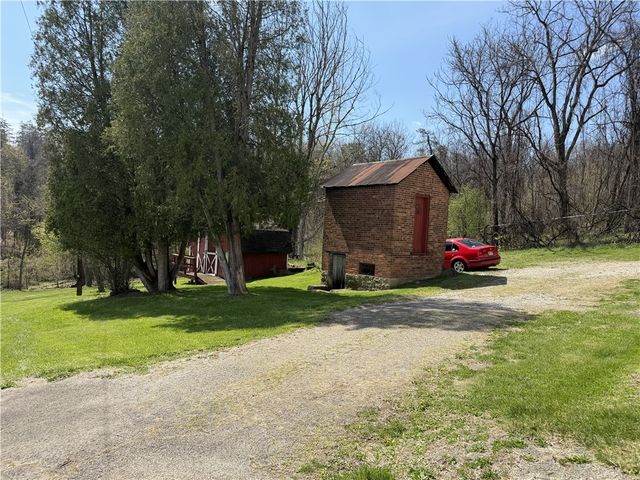 298-306 Park Ave, N Franklin Twp, PA 15301