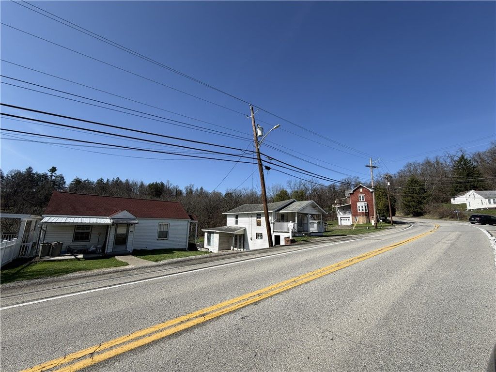 298-306 Park Ave, N Franklin Twp, PA 15301