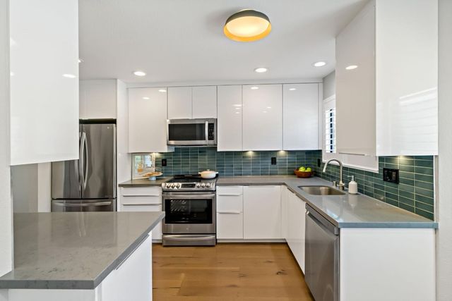 435 Alberto Way 2, Los Gatos, CA 95032