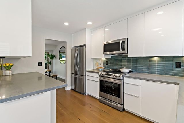 435 Alberto Way 2, Los Gatos, CA 95032