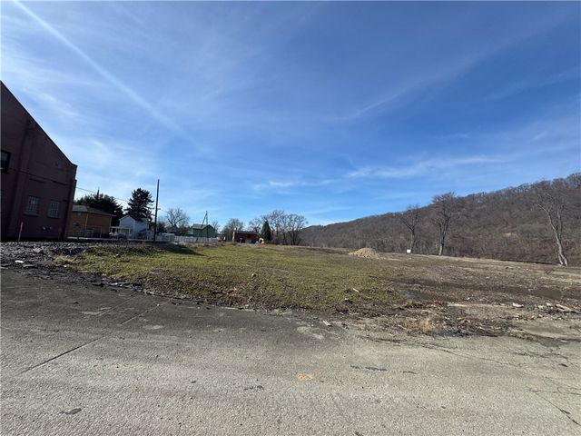 100 6th St, Monongahela City, PA 15063