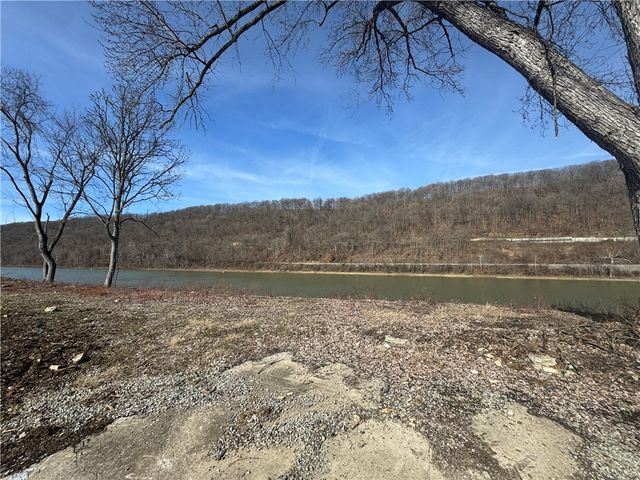 100 6th St, Monongahela City, PA 15063