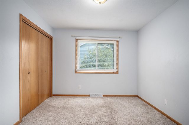 4404 Springmont Drive, Kentwood, MI 49512