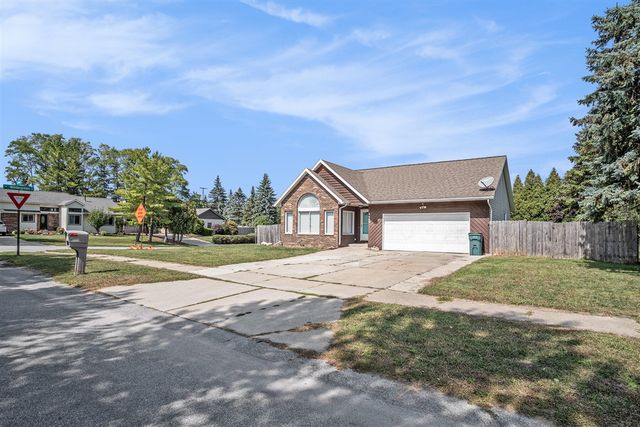 4404 Springmont Drive, Kentwood, MI 49512