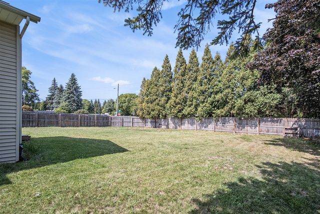 4404 Springmont Drive, Kentwood, MI 49512