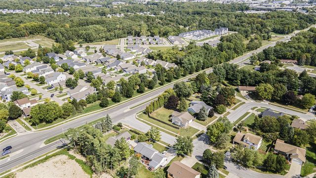 4404 Springmont Drive, Kentwood, MI 49512