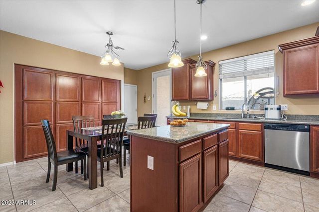 1708 W SEAGULL Court, Chandler, AZ 85286