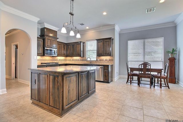 16012 Magnolia Trace Pkwy, Baton Rouge, LA 70817