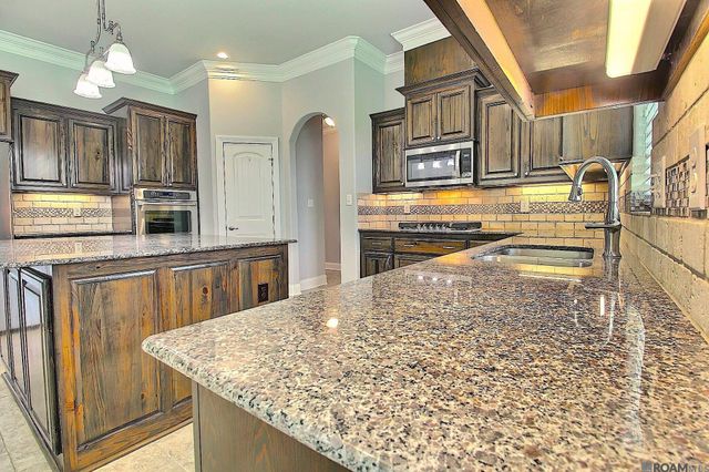 16012 Magnolia Trace Pkwy, Baton Rouge, LA 70817