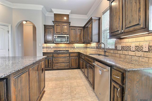 16012 Magnolia Trace Pkwy, Baton Rouge, LA 70817