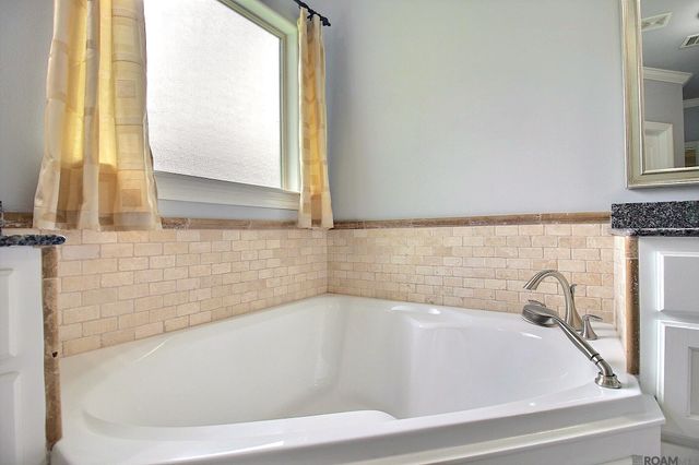 16012 Magnolia Trace Pkwy, Baton Rouge, LA 70817
