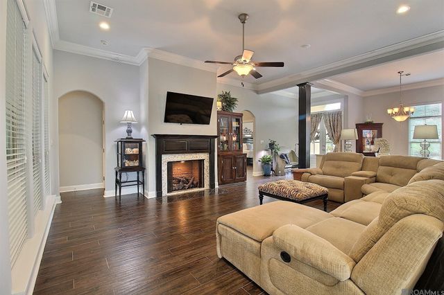 16012 Magnolia Trace Pkwy, Baton Rouge, LA 70817