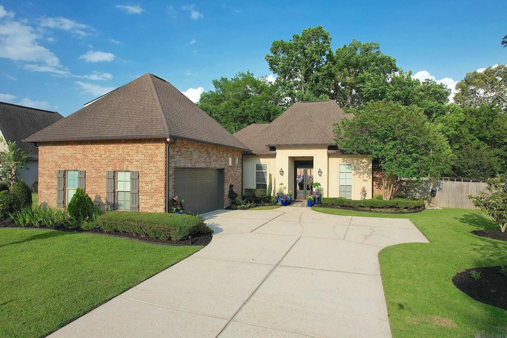 16012 Magnolia Trace Pkwy, Baton Rouge, LA 70817