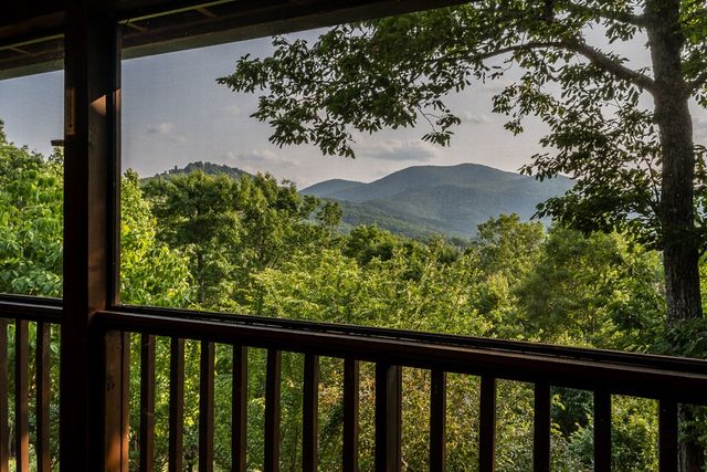 349 Moon Shadow View N, Blairsville, GA 30512