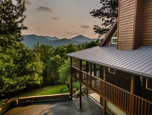 349 Moon Shadow View N, Blairsville, GA 30512