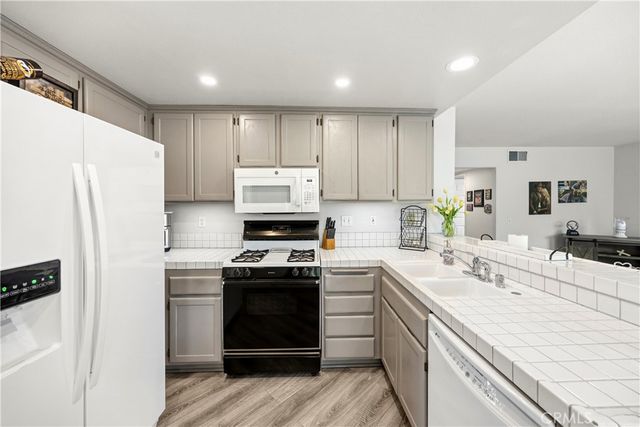 27199 Echo Canyon Court, Corona, CA 92883