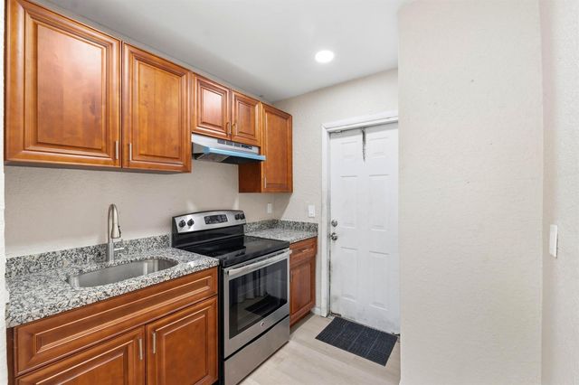 166 SW 3rd Street A-d, Deerfield Beach, FL 33441
