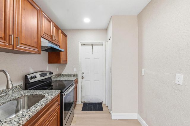 166 SW 3rd Street A-d, Deerfield Beach, FL 33441