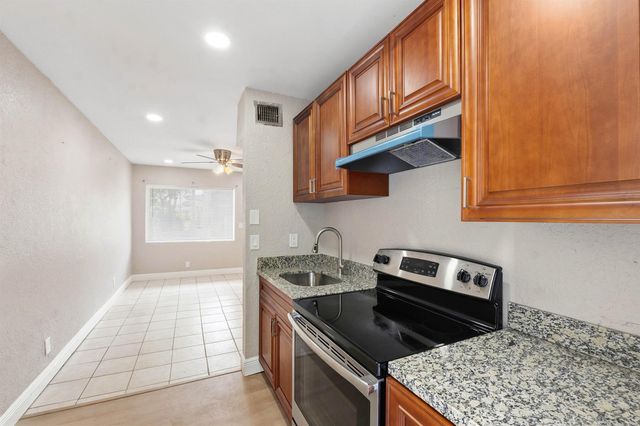 166 SW 3rd Street A-d, Deerfield Beach, FL 33441