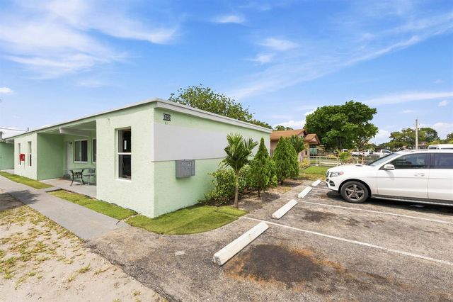 166 SW 3rd Street A-d, Deerfield Beach, FL 33441