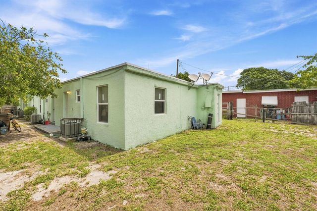 166 SW 3rd Street A-d, Deerfield Beach, FL 33441