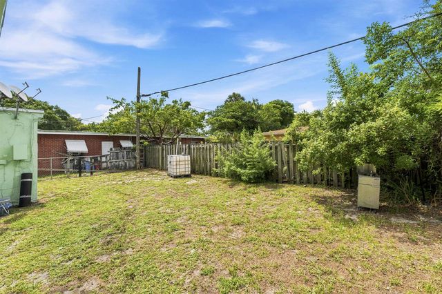 166 SW 3rd Street A-d, Deerfield Beach, FL 33441