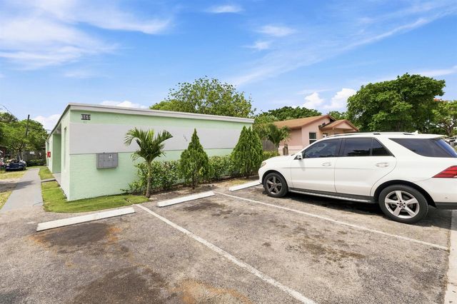 166 SW 3rd Street A-d, Deerfield Beach, FL 33441