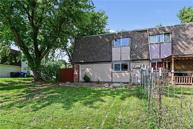 3729 Brush Creek Drive, Lawrence, KS 66047