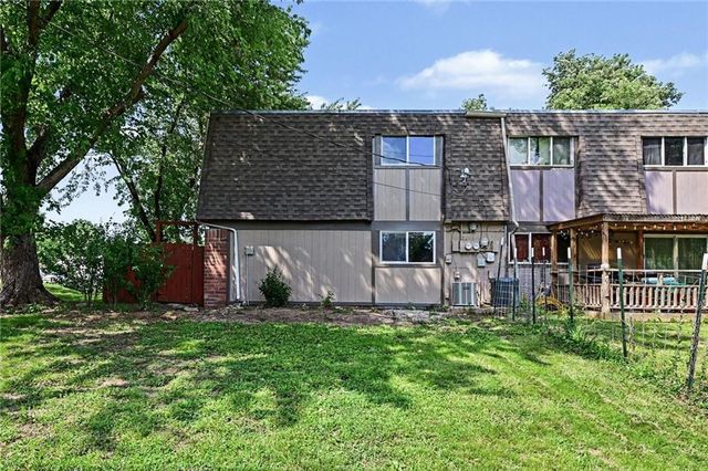 3729 Brush Creek Drive, Lawrence, KS 66047
