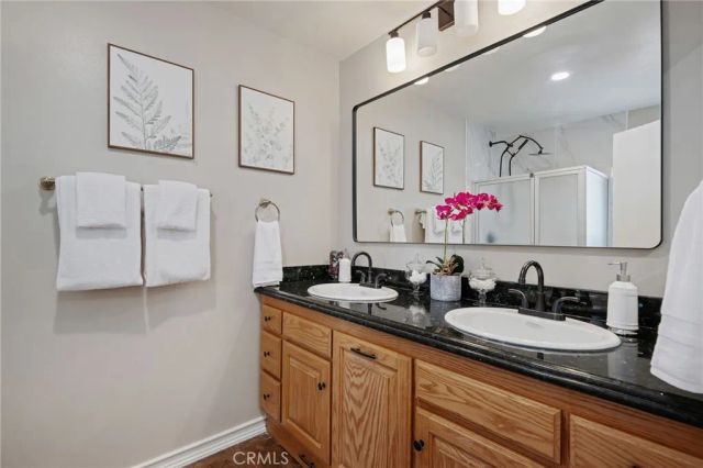 6698 Summerhill Court, Oak Park, CA 91377