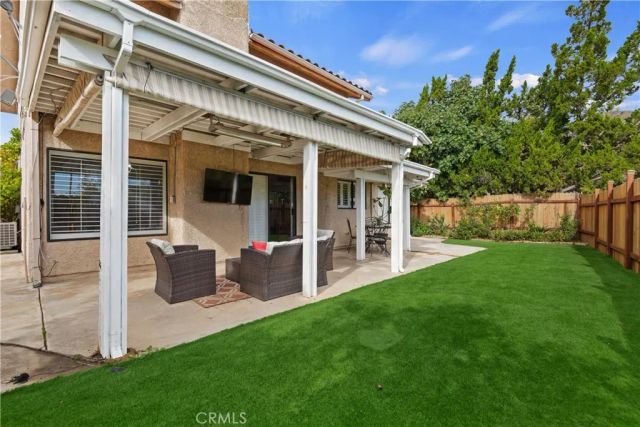 6698 Summerhill Court, Oak Park, CA 91377