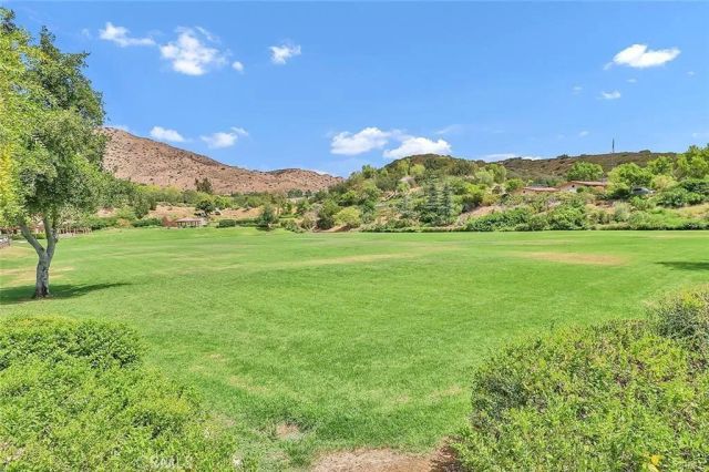 6698 Summerhill Court, Oak Park, CA 91377