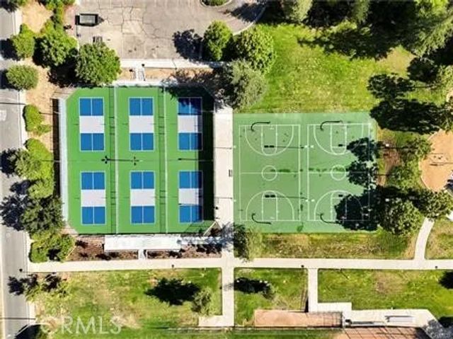 6698 Summerhill Court, Oak Park, CA 91377