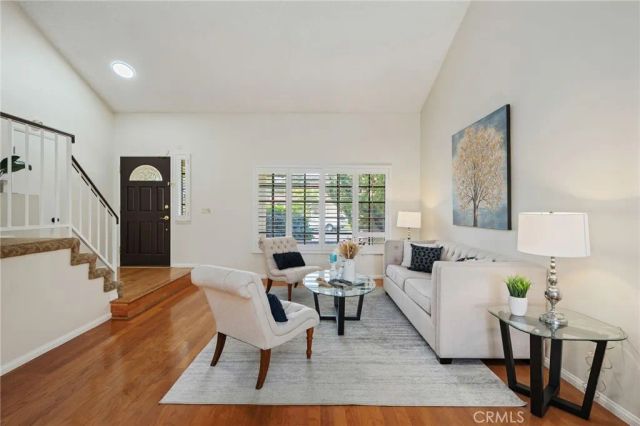 6698 Summerhill Court, Oak Park, CA 91377