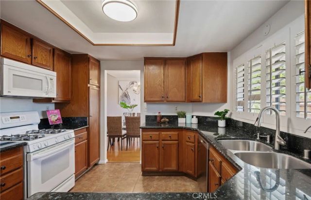 6698 Summerhill Court, Oak Park, CA 91377