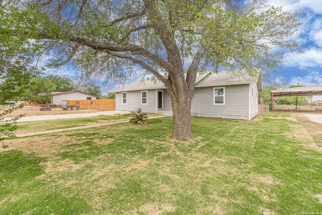 1315 Olive, Jourdanton, TX 78026