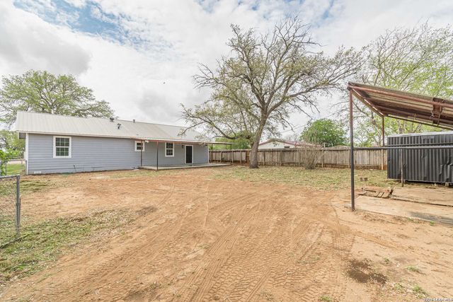 1315 Olive, Jourdanton, TX 78026