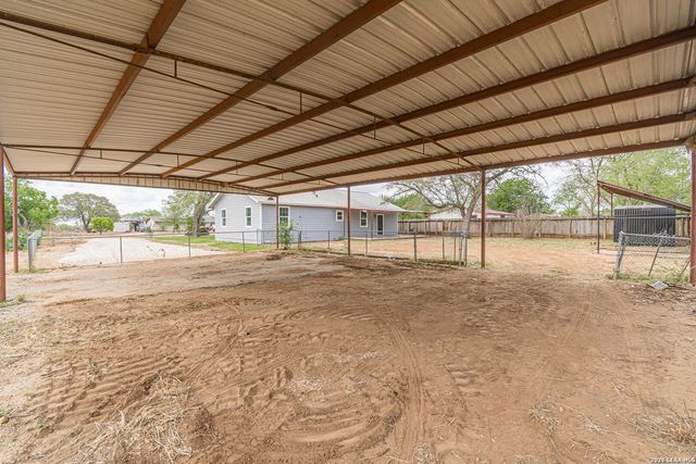 1315 Olive, Jourdanton, TX 78026