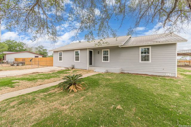 1315 Olive, Jourdanton, TX 78026