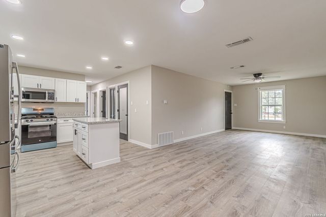 1315 Olive, Jourdanton, TX 78026