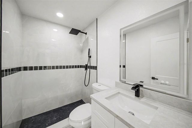 7813 N MATANZAS AVENUE, Tampa, FL 33614